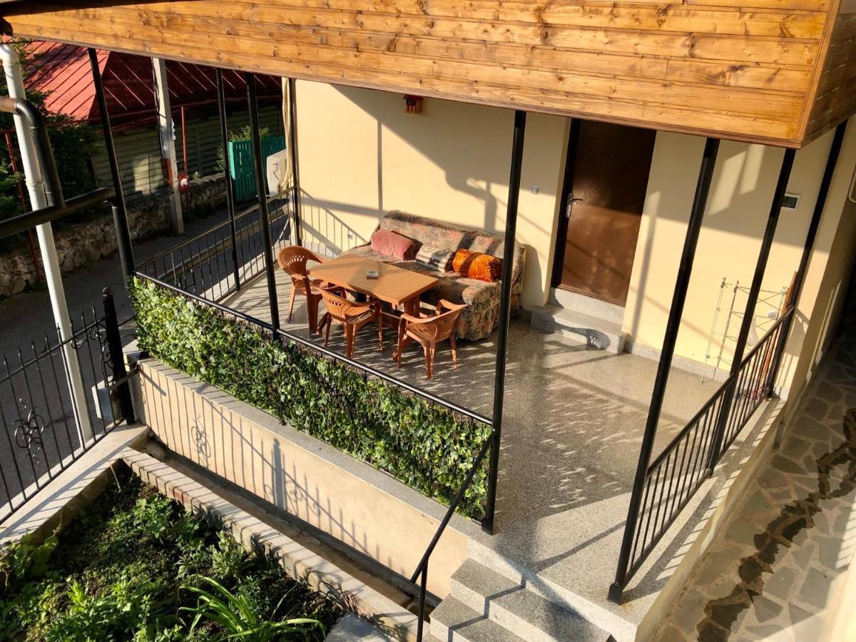 Luxury Apartment At Pirosmani 22 In Central 보르조미 외부 사진