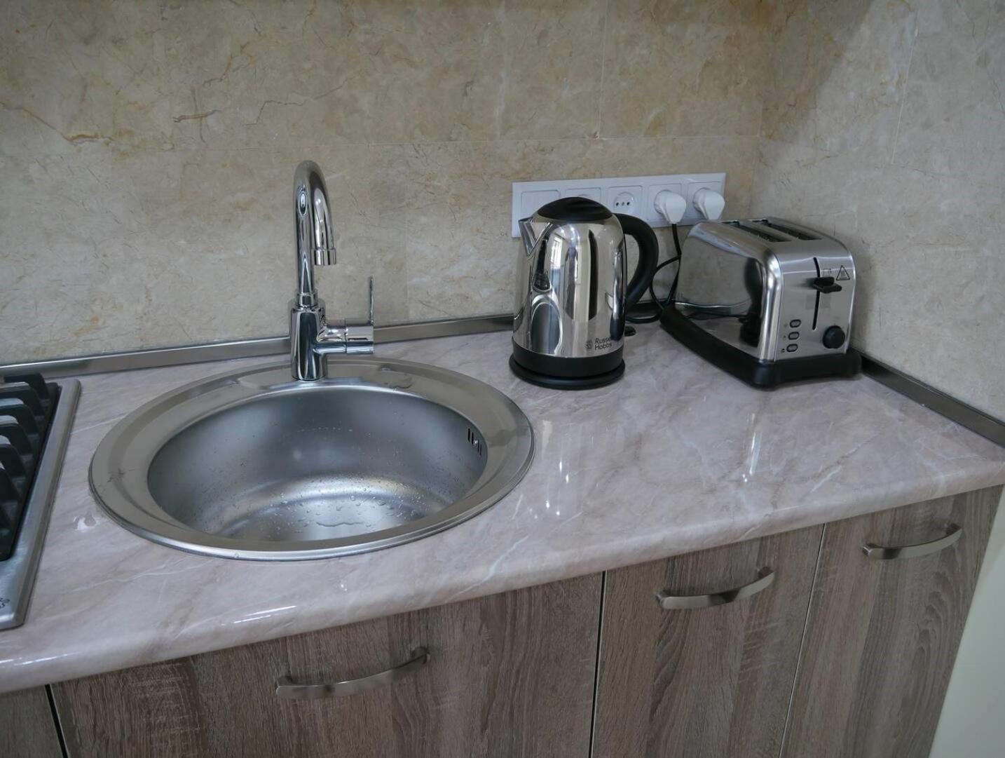 Luxury Apartment At Pirosmani 22 In Central 보르조미 객실 사진