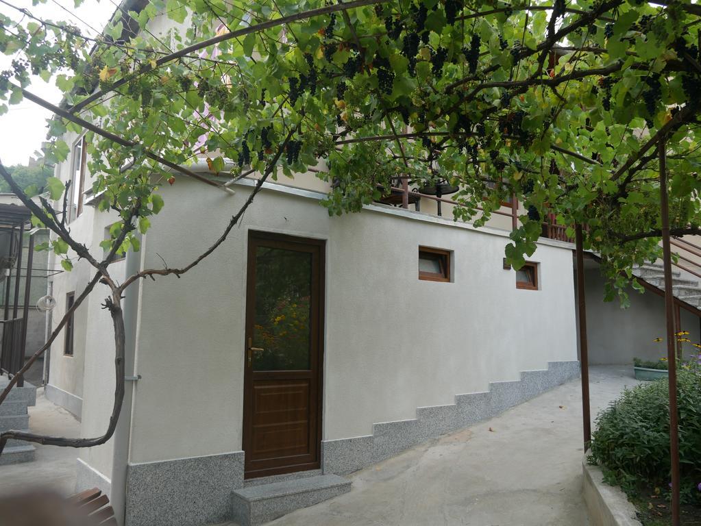 Luxury Apartment At Pirosmani 22 In Central 보르조미 외부 사진